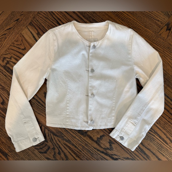 Abercrombie white denim collarless cropped jacket - Picture 2 of 3